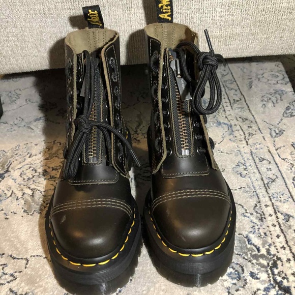Dr Martens Sinclair Platform Boot - Picture 4 of 10